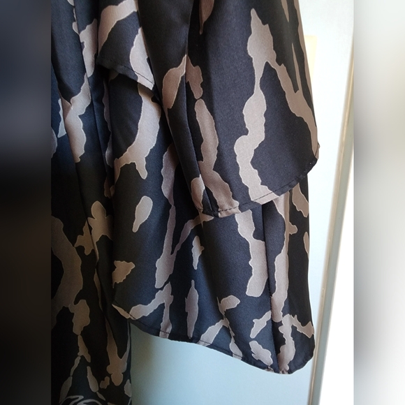 Dressy Tunic Top Size Large - Picture 4 of 6